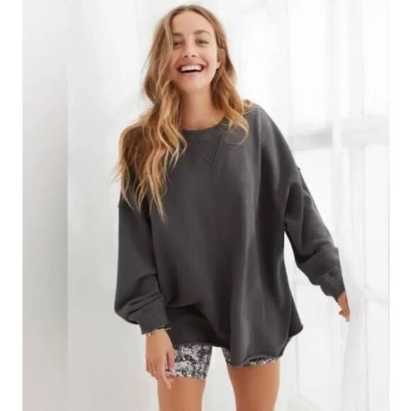 Aerie Down-To-Earth Oversized Pullover Crewneck Sweatshirt In Black - Picture 3 of 11